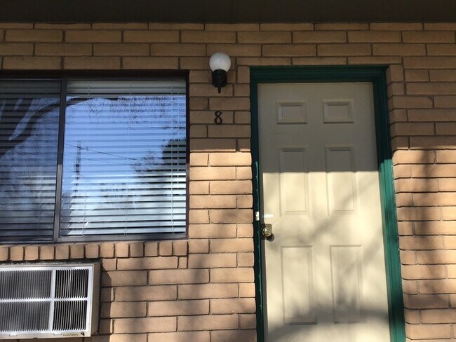 Building Photo - 445 La Rue Ave
