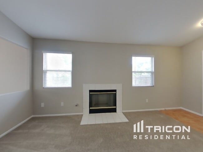 Foto del edificio - 16946 Sorrento Ln