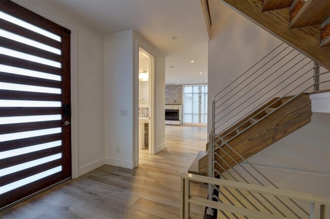 Building Photo - 24 Casta Ln