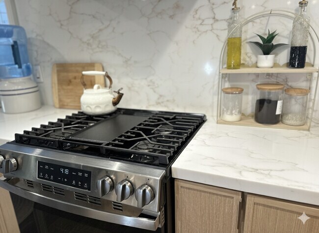 Foto del edificio - 4010 Layang Layang Cir