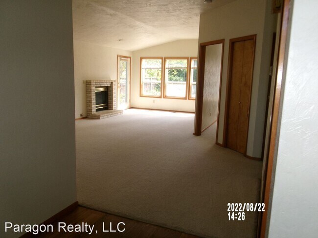 Building Photo - 3 br, 2 bath House - 1431 SW Birdie Drive