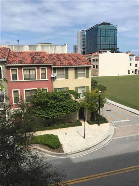Building Photo - 630 S Sapodilla Ave