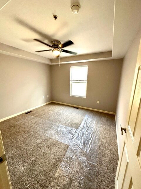 558 Broadway, Apt 4 - Bedroom - 558 Broadway