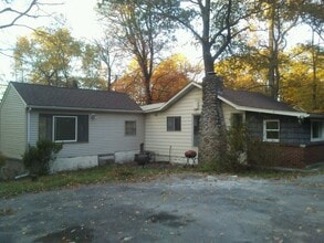 Building Photo - 14 Silver Trl