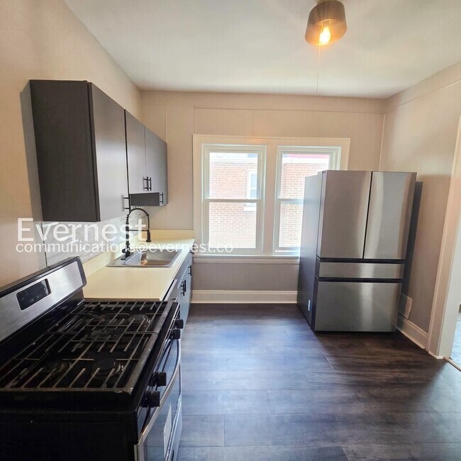 Foto del edificio - 3411 Beechwood Ave