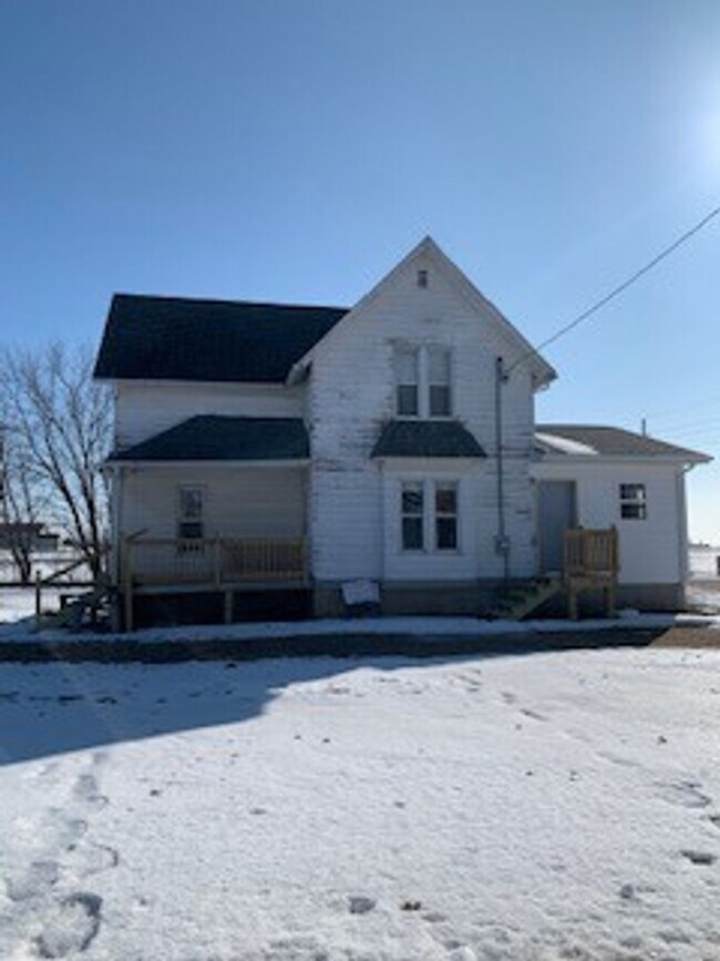 Building Photo - 815 1st St
