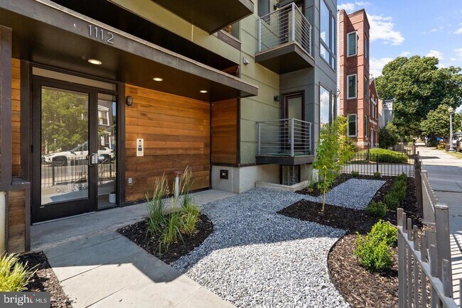 Building Photo - 1112 Montello Ave NE