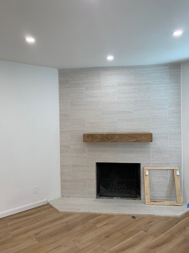 Building Photo - 14508 Burin Ave