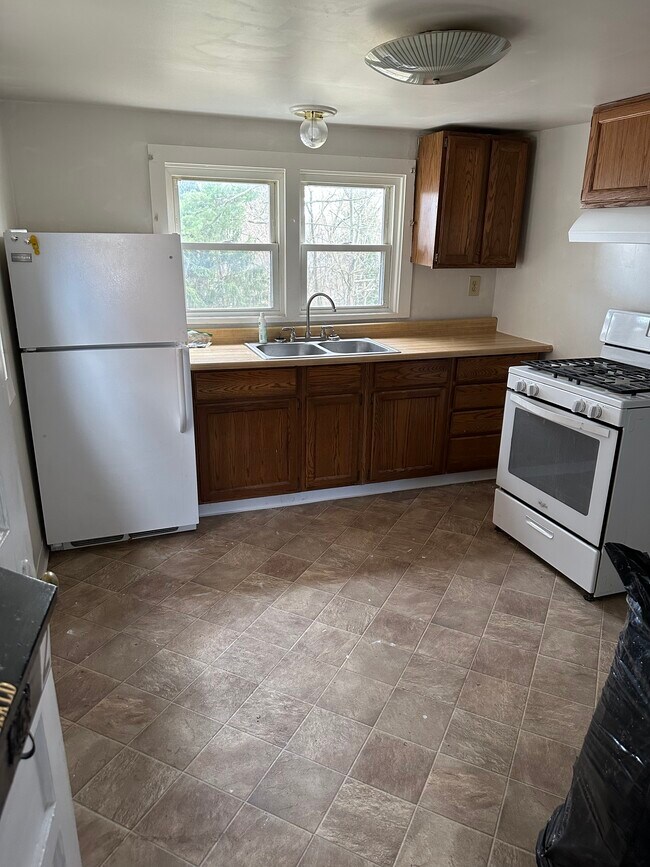 Building Photo - 411 Spruce St