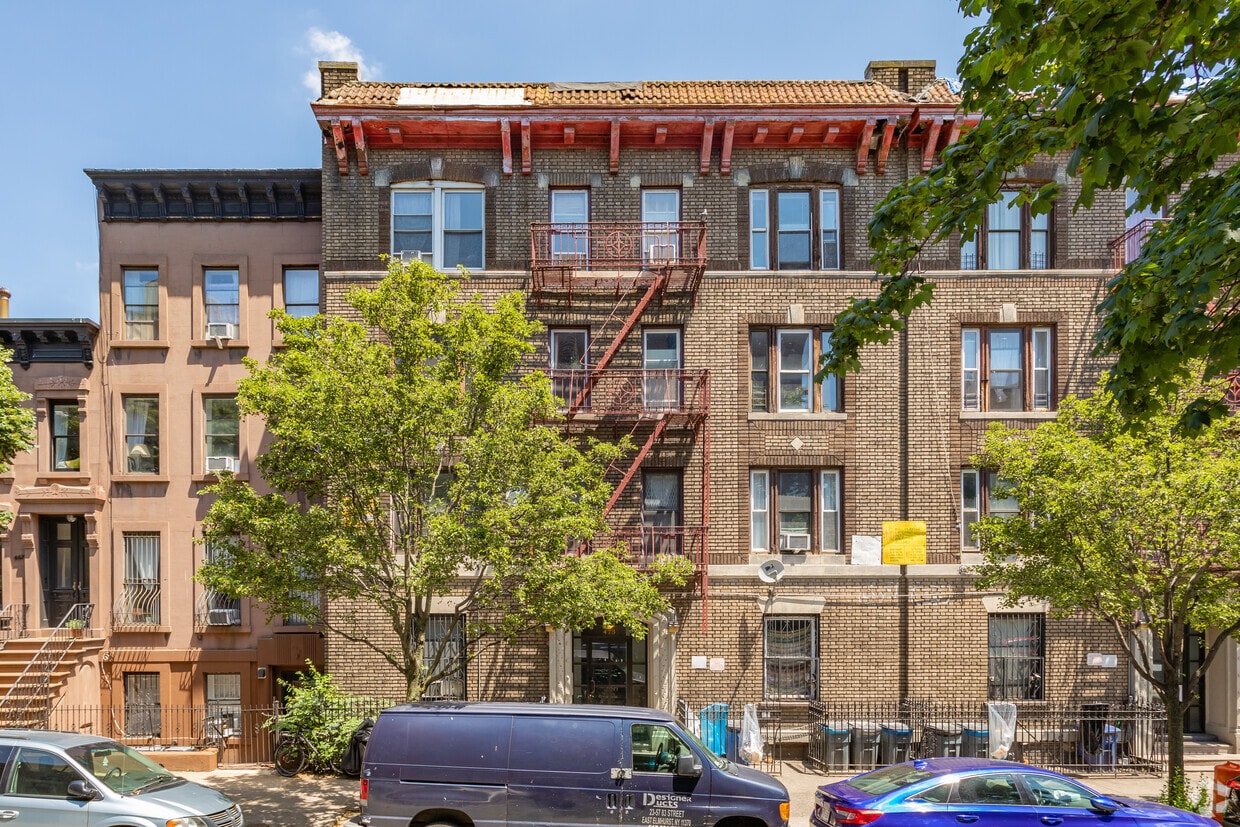 Building Photo - 473 Saint Johns Pl