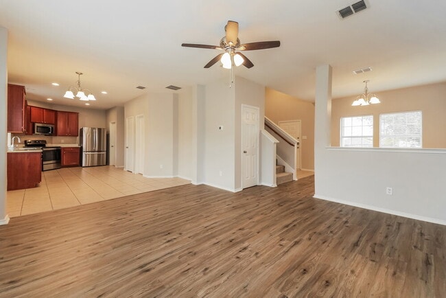 Building Photo - 2026 Gardenia Dr