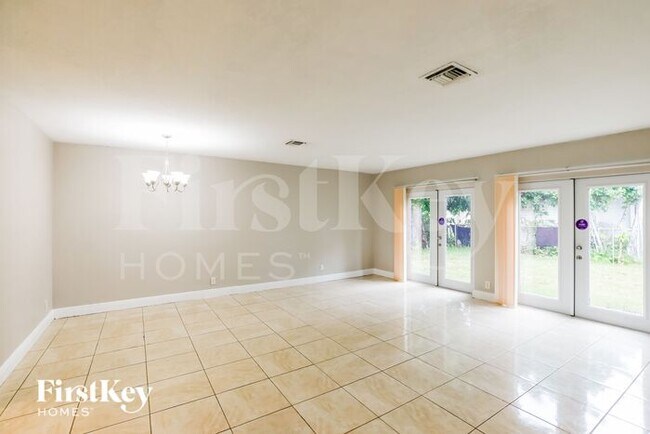 Foto del edificio - 4901 NW 12th St