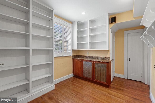 Foto del edificio - 4613 Langdrum Ln