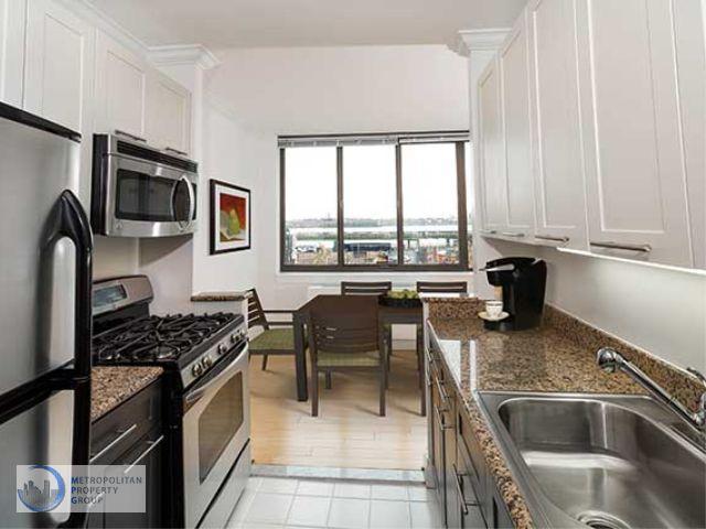 Primary Photo - 371 E 33rd St