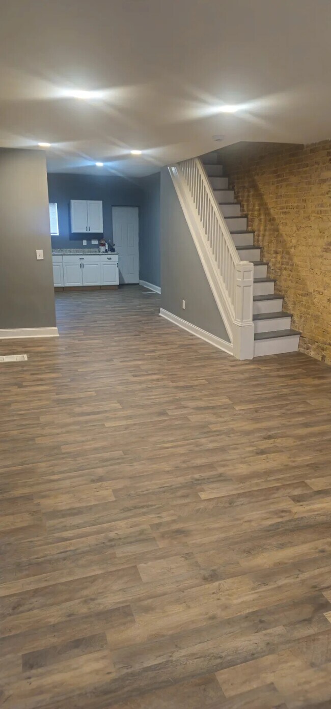 Foto del edificio - 2541 W Fayette St