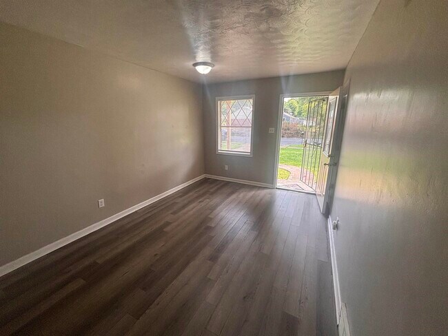 Foto del edificio - 3021 Ashwood St