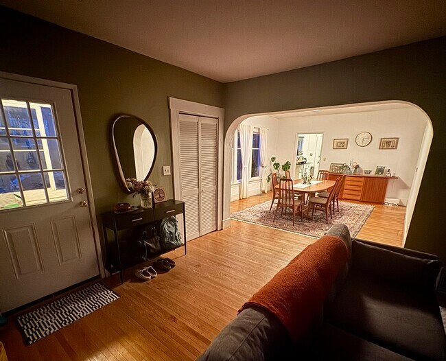 Foto del edificio - 4332 Eastern Ave N