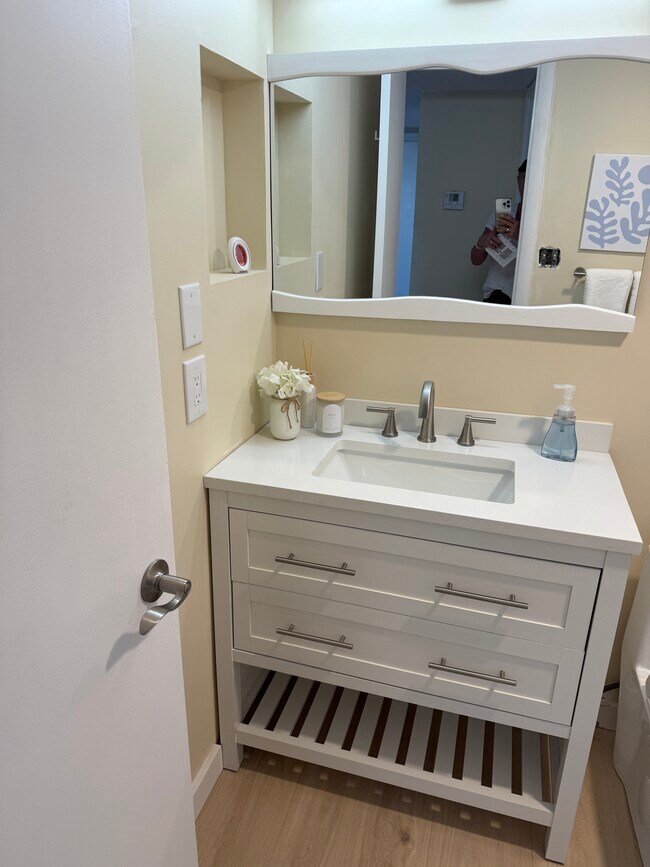 Guest bathroom - 126 S Cypress Rd