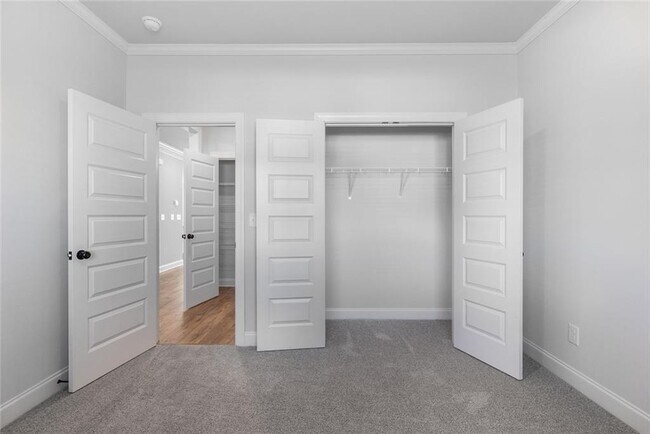 Building Photo - 448 Banff Dr