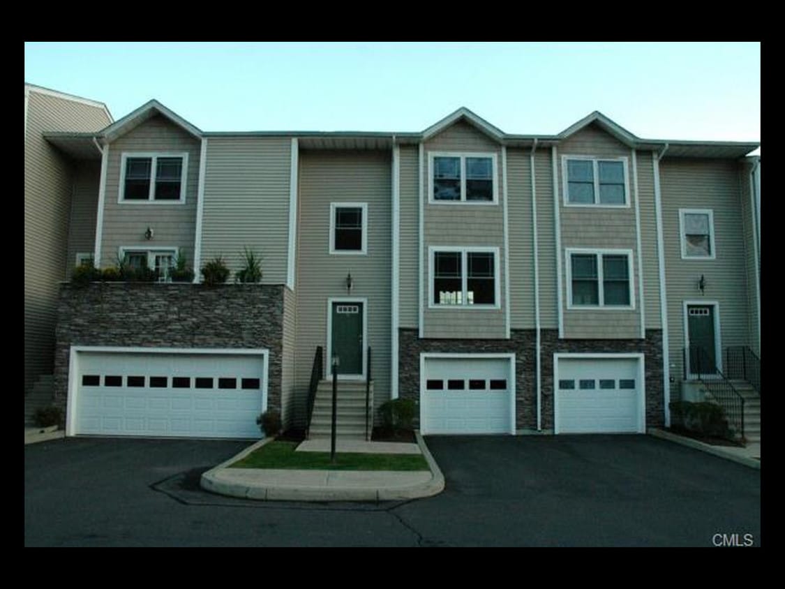 33 Stetson Pl, Danbury, CT 06811 Townhome Rentals in Danbury CT