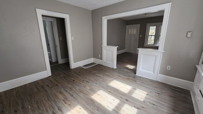 Building Photo - 1138 Collinwood Ave