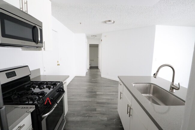 Building Photo - 330 S Rampart Blvd