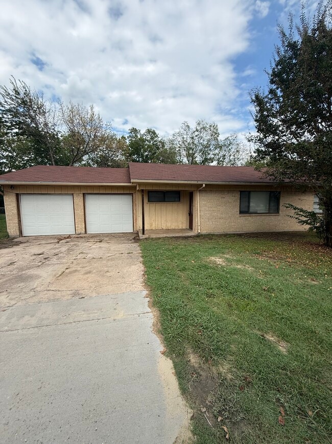 Building Photo - 7307 Carol Dr