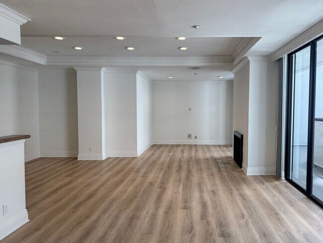 Interior Photo - The Argon Wilshire
