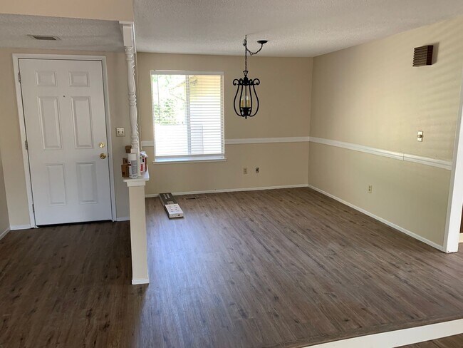 Foto del edificio - 3 bedroom 2 bath home