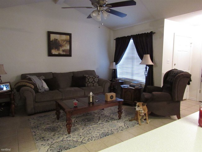 Foto del edificio - 3 br, 2.5 bath Duplex - 2038 Legacy Ln