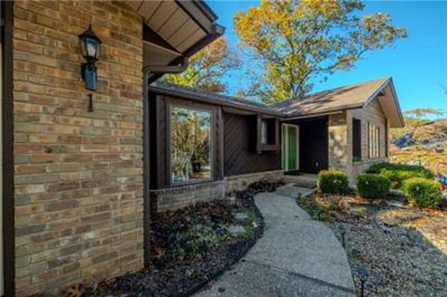 Building Photo - 3 BEDROOM BELLA VISTA READY NOW!! APPLY TO...