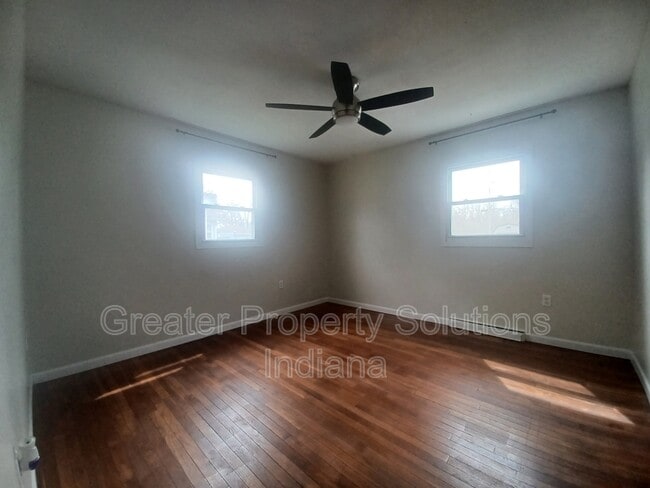 Building Photo - 311 Maple St