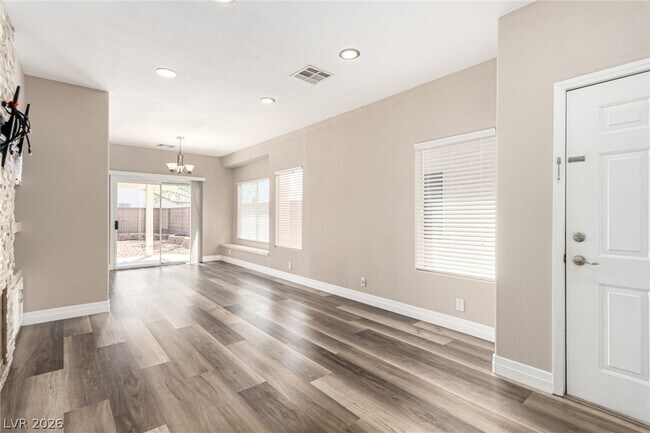 Foto del edificio - 5856 Golden Wing St