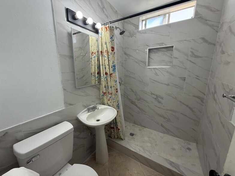 Foto del edificio - 534 S 33rd St