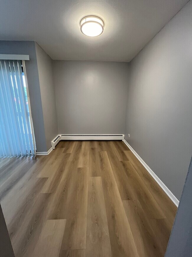 Building Photo - 1813 Hemlock Pl