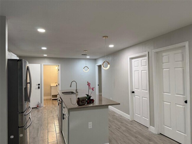 Foto del edificio - 3640 Rachel St