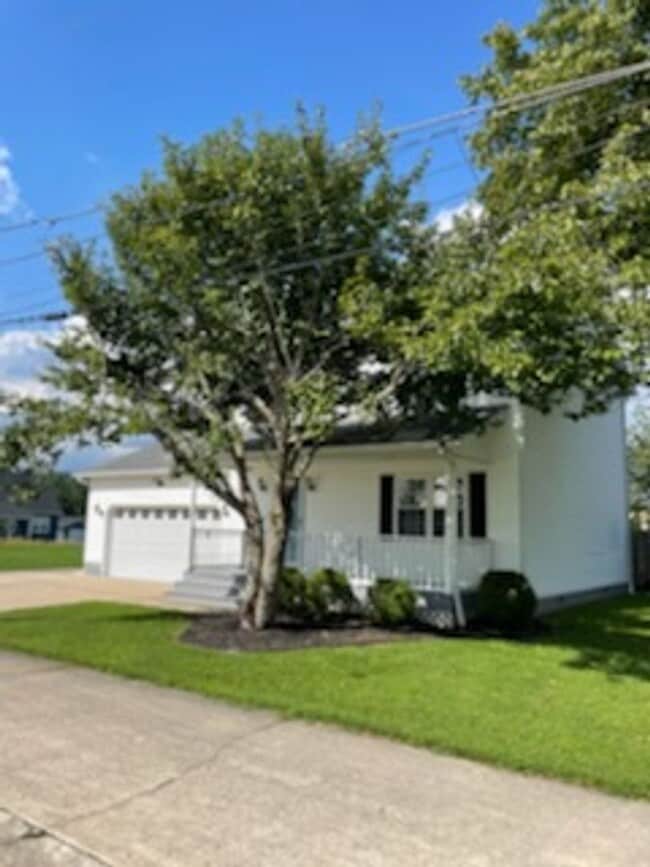 Building Photo - Immaculate Three Bedroom Two and Half Two-Story Charmer