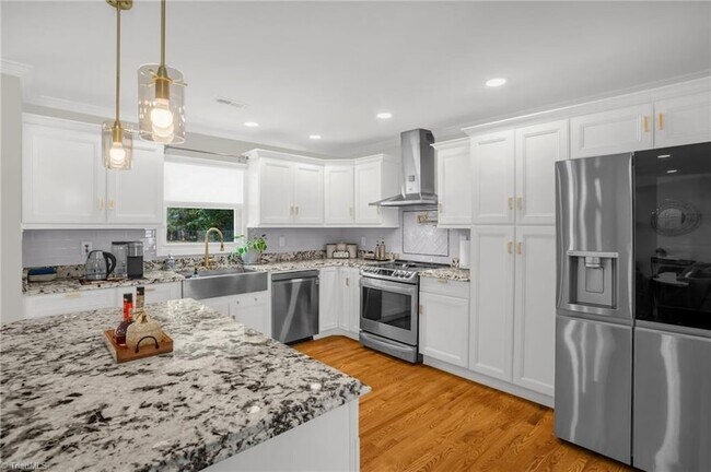 Foto del edificio - 3303 North Carolina Hwy 150