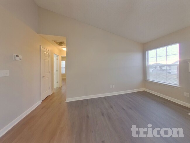 Building Photo - 7031 Red Bud Cir