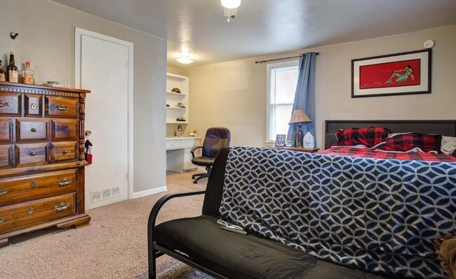 Building Photo - 4 bedroom 4 bathroom near Texas Tech