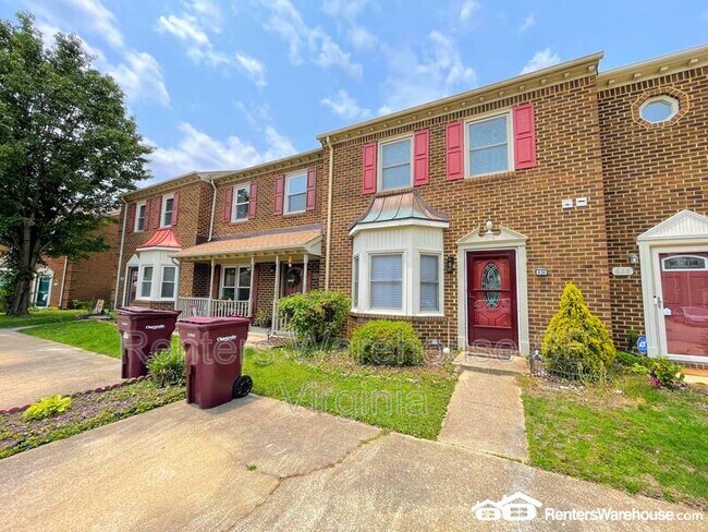 Building Photo - 630 Creekside Ct
