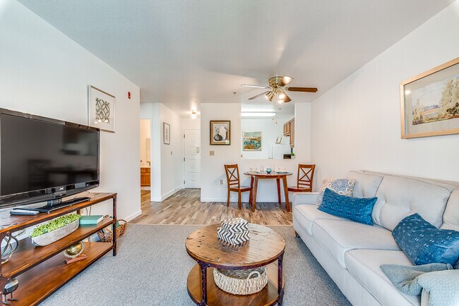 Foto del edificio - Fresno Senior Living