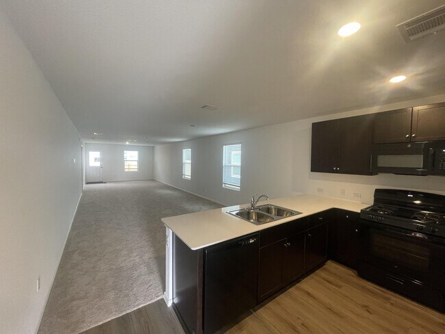 Building Photo - 147 Gabbro Gdns