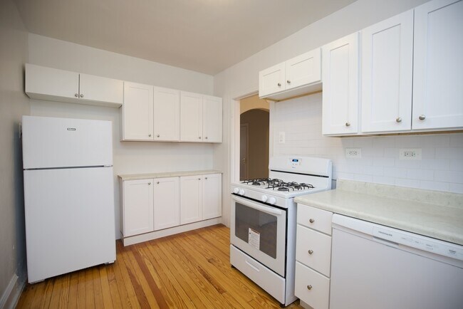 Foto del edificio - 6438 N Sacramento Ave