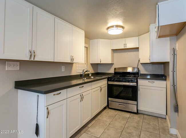 Building Photo - 13849 N 12th St