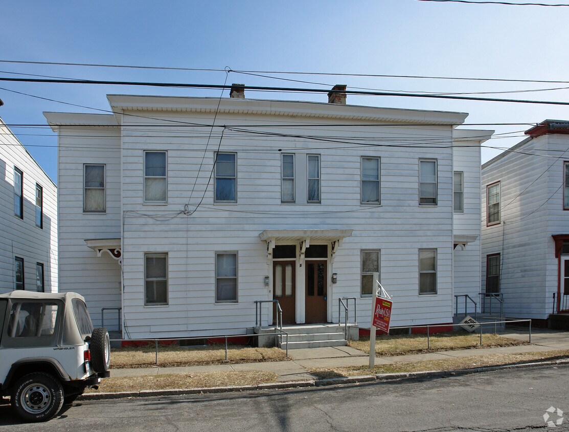 3 Garner St, Cohoes, NY 12047 Apartments in Cohoes, NY