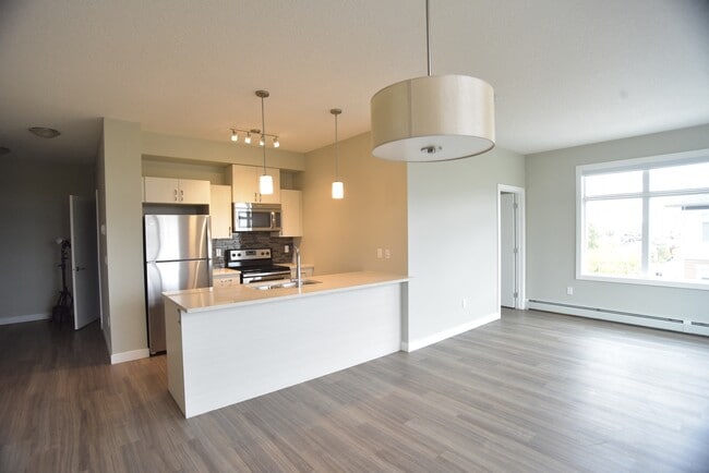 Building Photo - Aqua