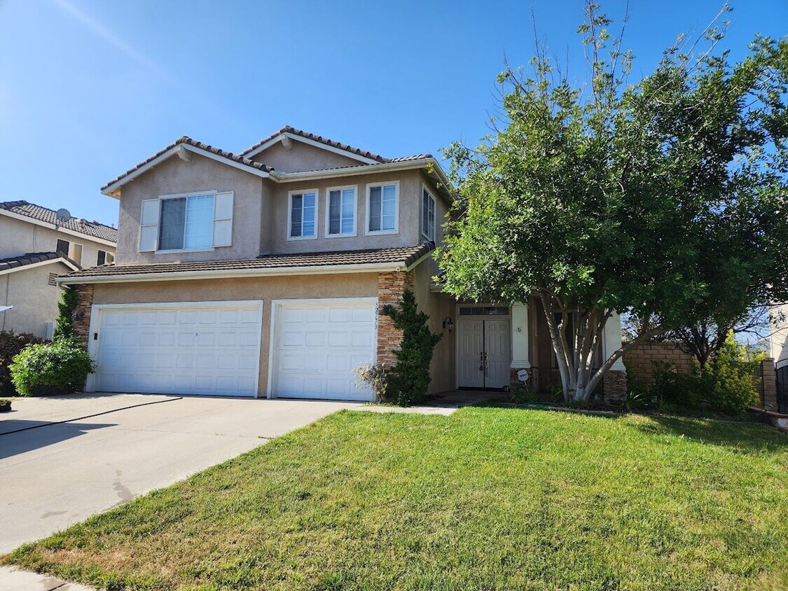 Primary Photo - South Temecula 5 Bedroom Pool Home with Vi...