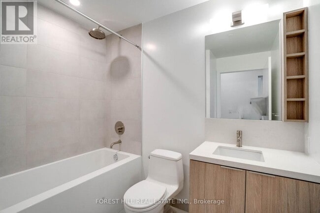 Photo du bâtiment - 2020 Bathurst St