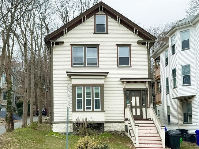 Building Photo - 269 Lamartine St